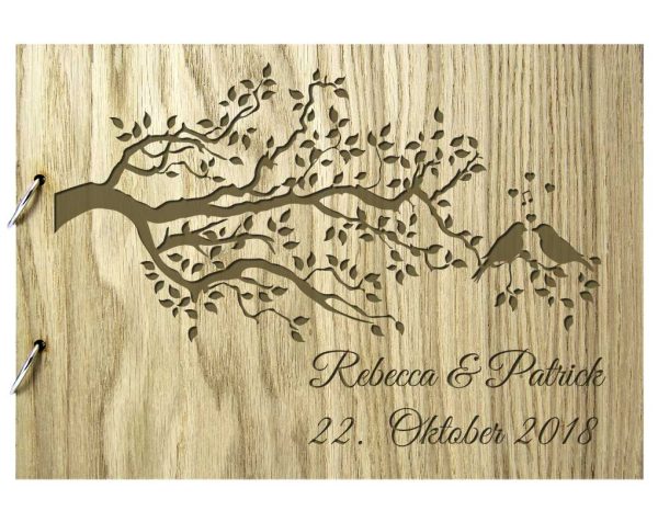 Rustikales Gästebuch aus Holz zur Hochzeit personalisiert mit Vogelzweig