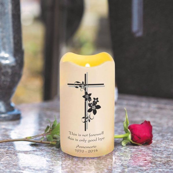 Personalisierte LED Kerze Trauerkerze aus Kunststoff Kreuz mit Blumen